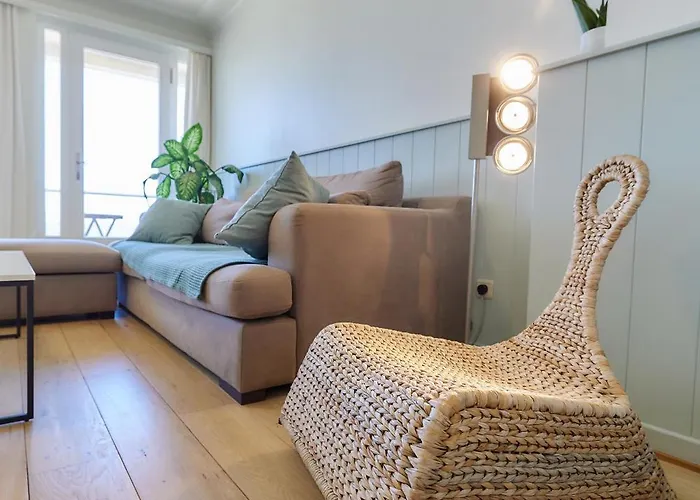 Lecomte - Beachhouse La 236 *